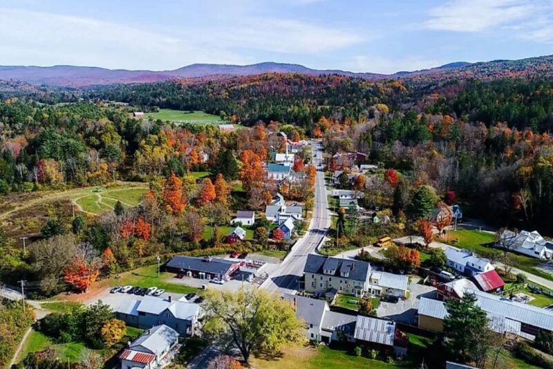 8 Vermont Towns Known for Their Friendly Atmosphere and Small-Town Charm